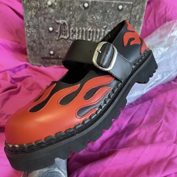 Demonia - Picture 3 of 5